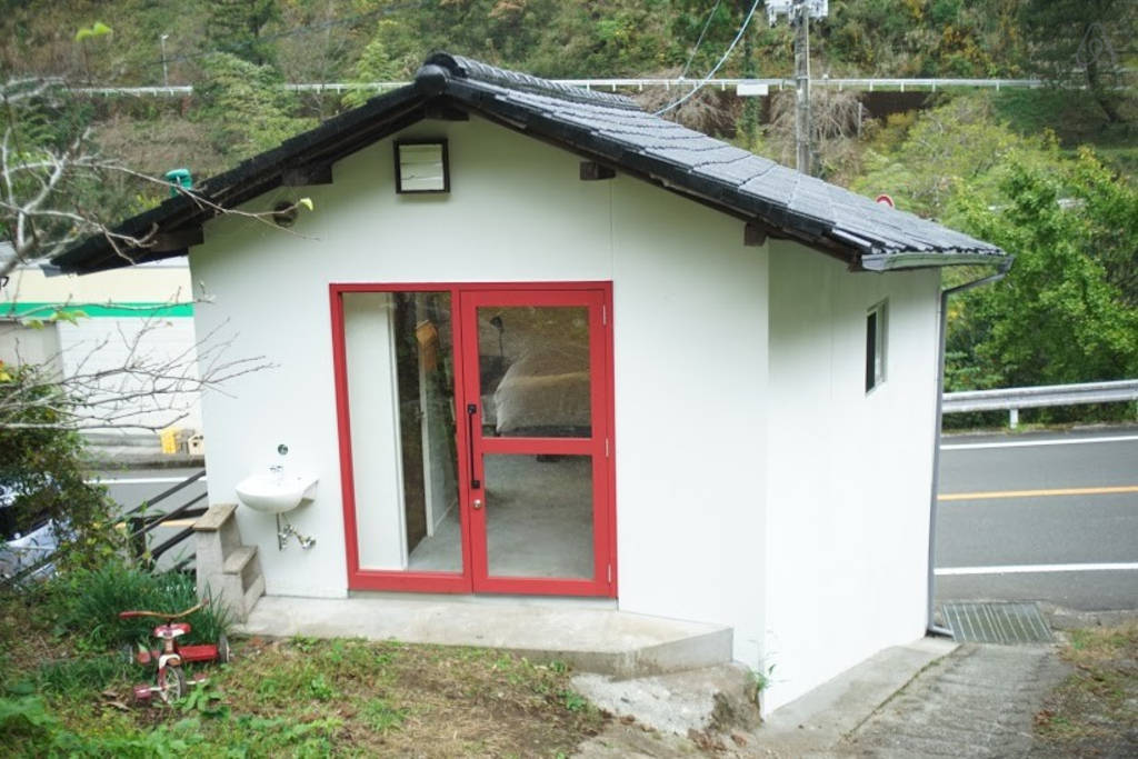 高知県-隠れ家-蔵-Airbnb